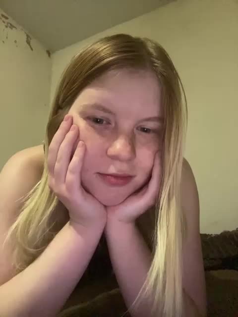 Amelia2004 Adult Chat April 15, 2026