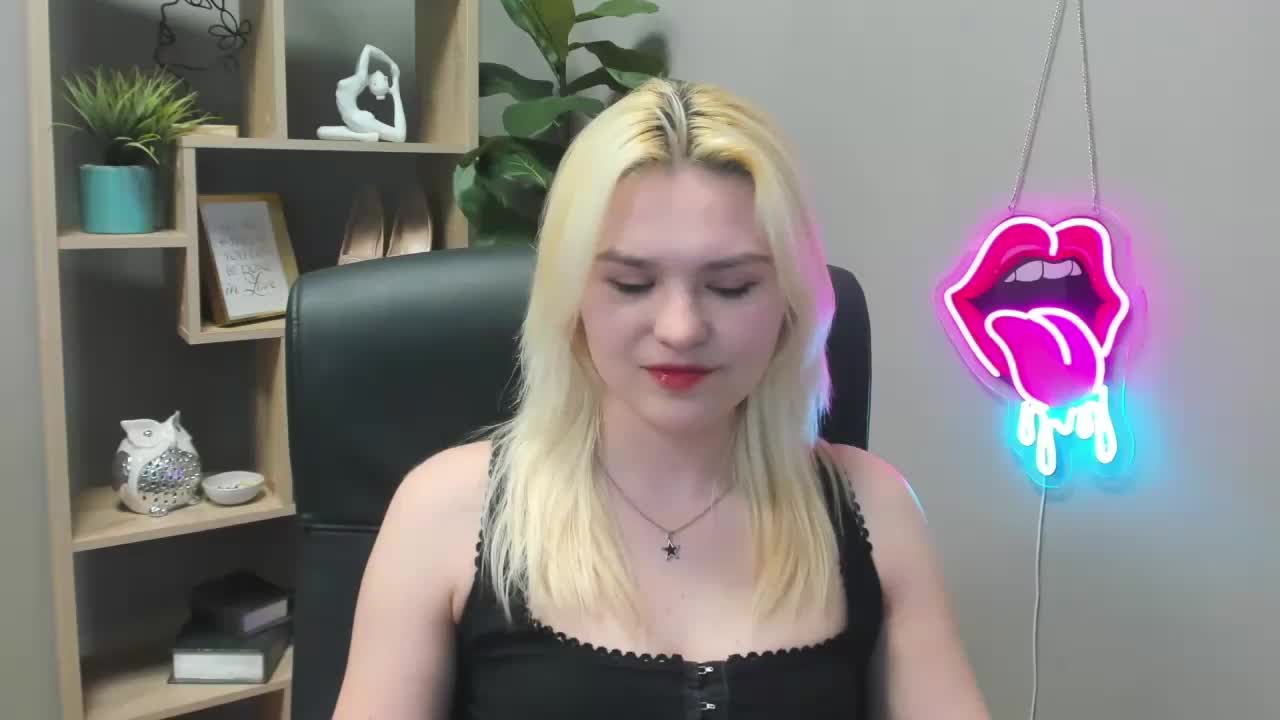 SweetLilyxo Adult Chat April 16, 2026