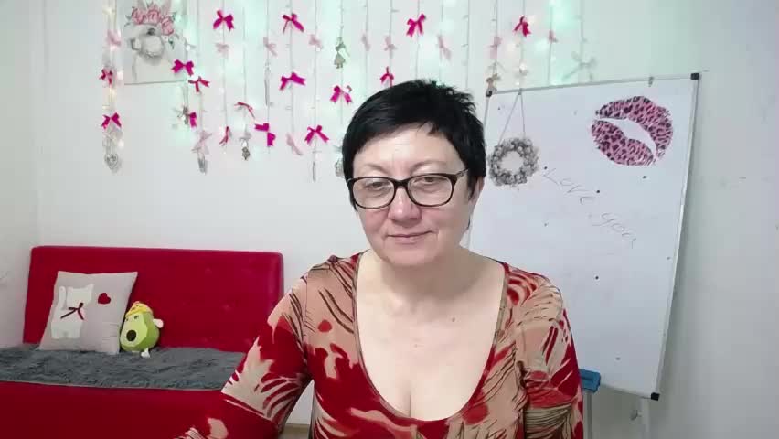 emilyl0vee Adult Chat April 16, 2026