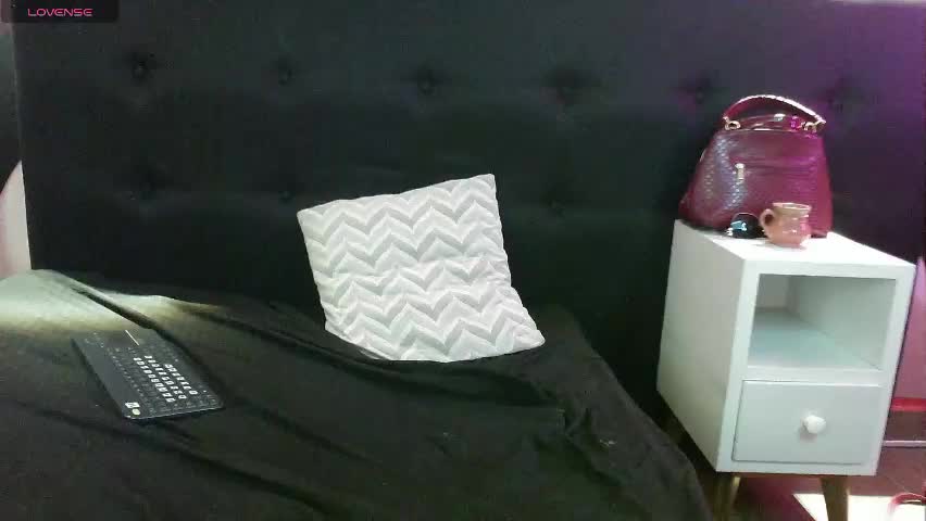 stefanny_red Adult Chat April 16, 2026