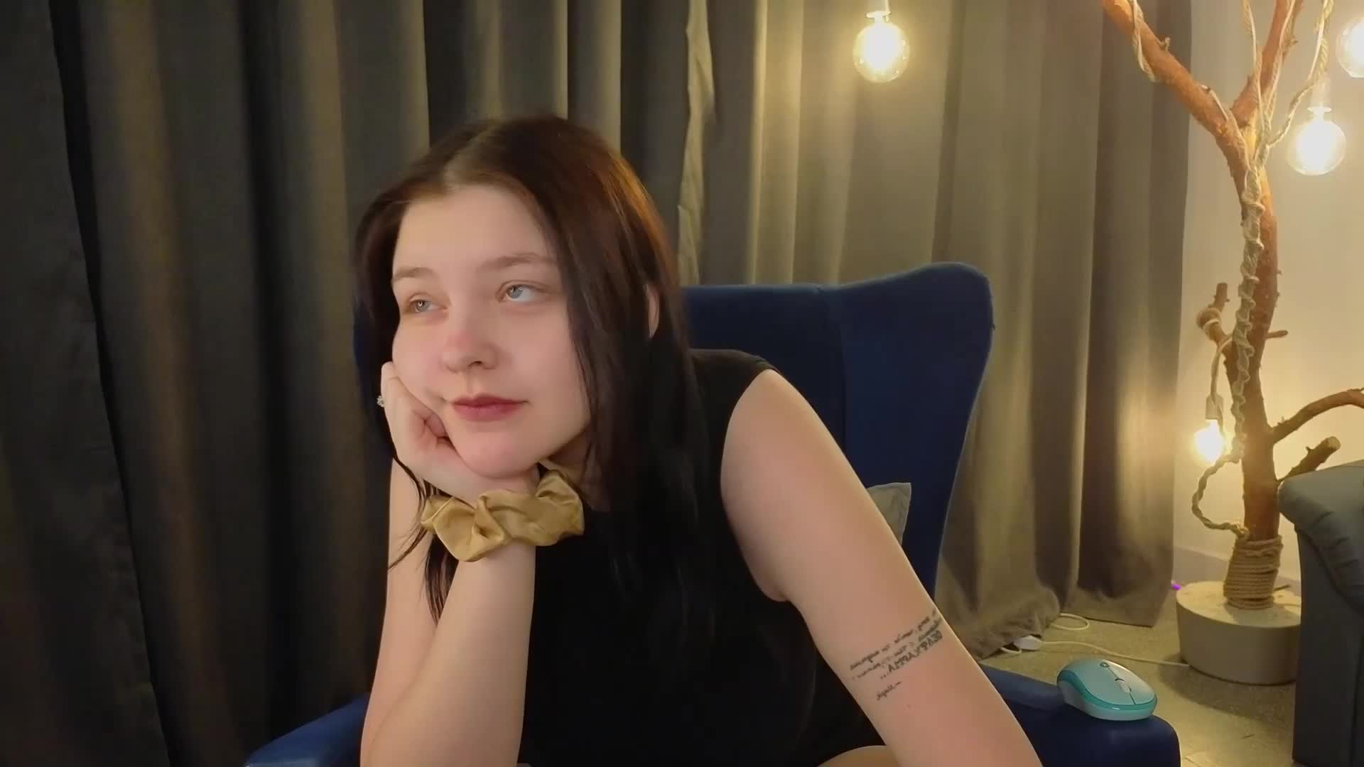 DeliaEffy Adult Chat April 16, 2026