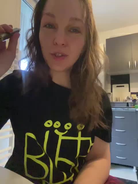 Alisasqrl Adult Chat April 16, 2026