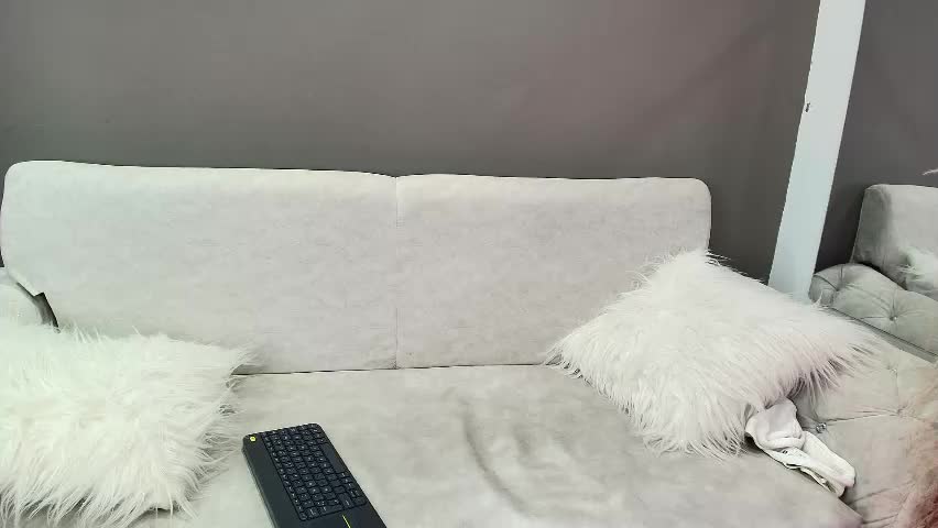 zoee_8 Adult Chat April 16, 2026