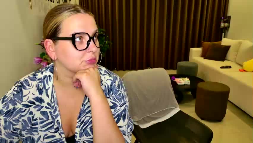 chloe_x_ Adult Chat April 16, 2026