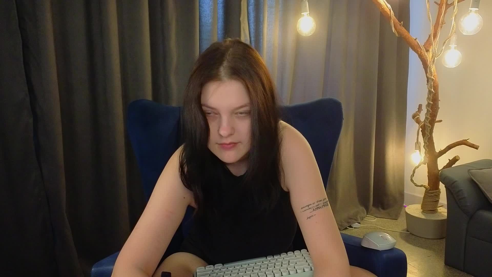 DeliaEffy Adult Chat April 16, 2026