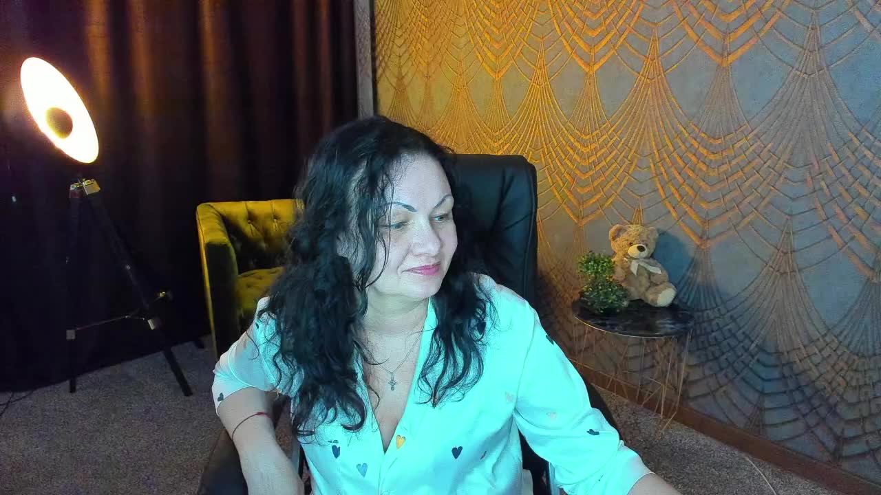 IrissMoon Adult Chat April 17, 2026