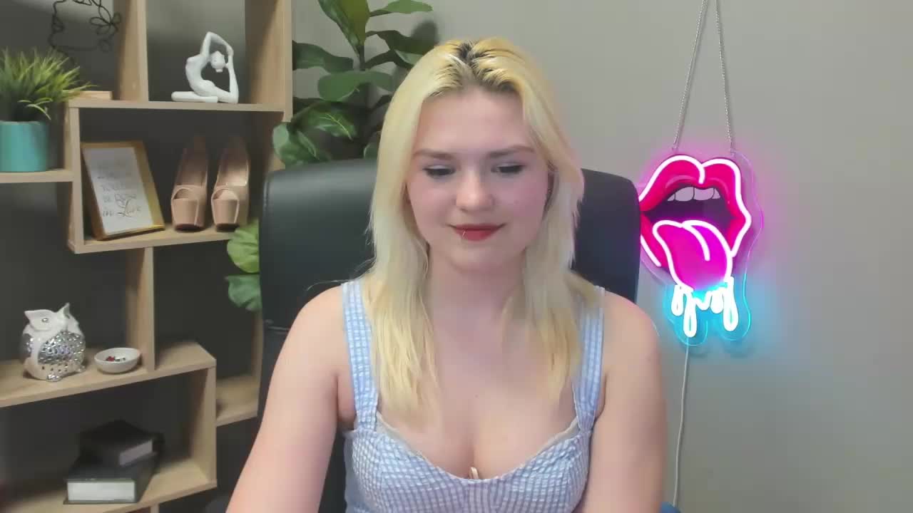 SweetLilyxo Adult Chat April 17, 2026