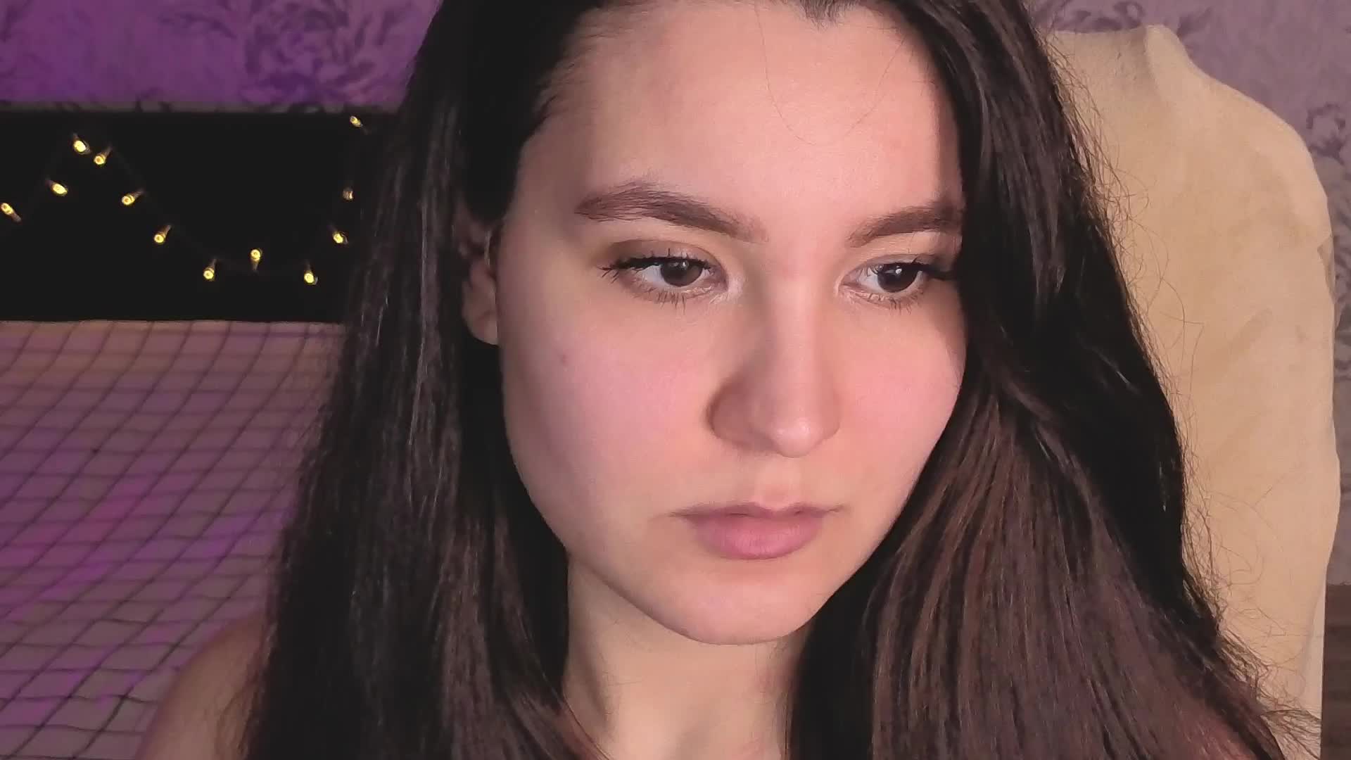 annie-fleur Adult Chat April 17, 2026
