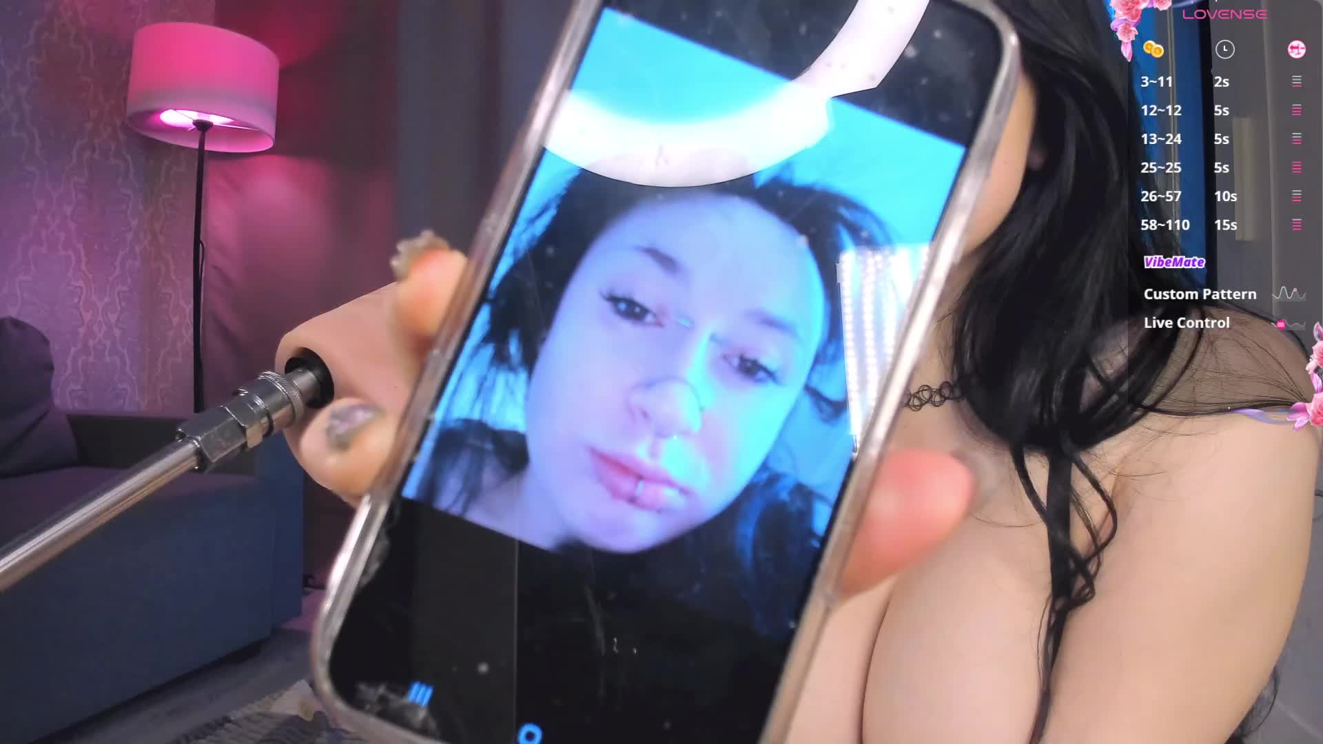 Juicy-Vikki Adult Chat April 17, 2026