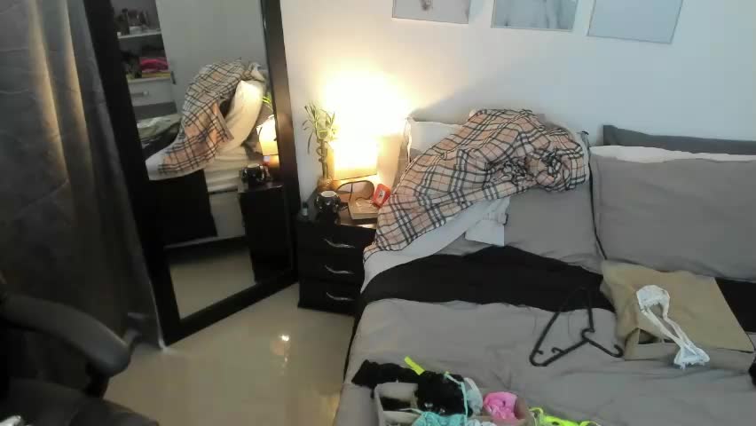 briana_hung Adult Chat April 17, 2026