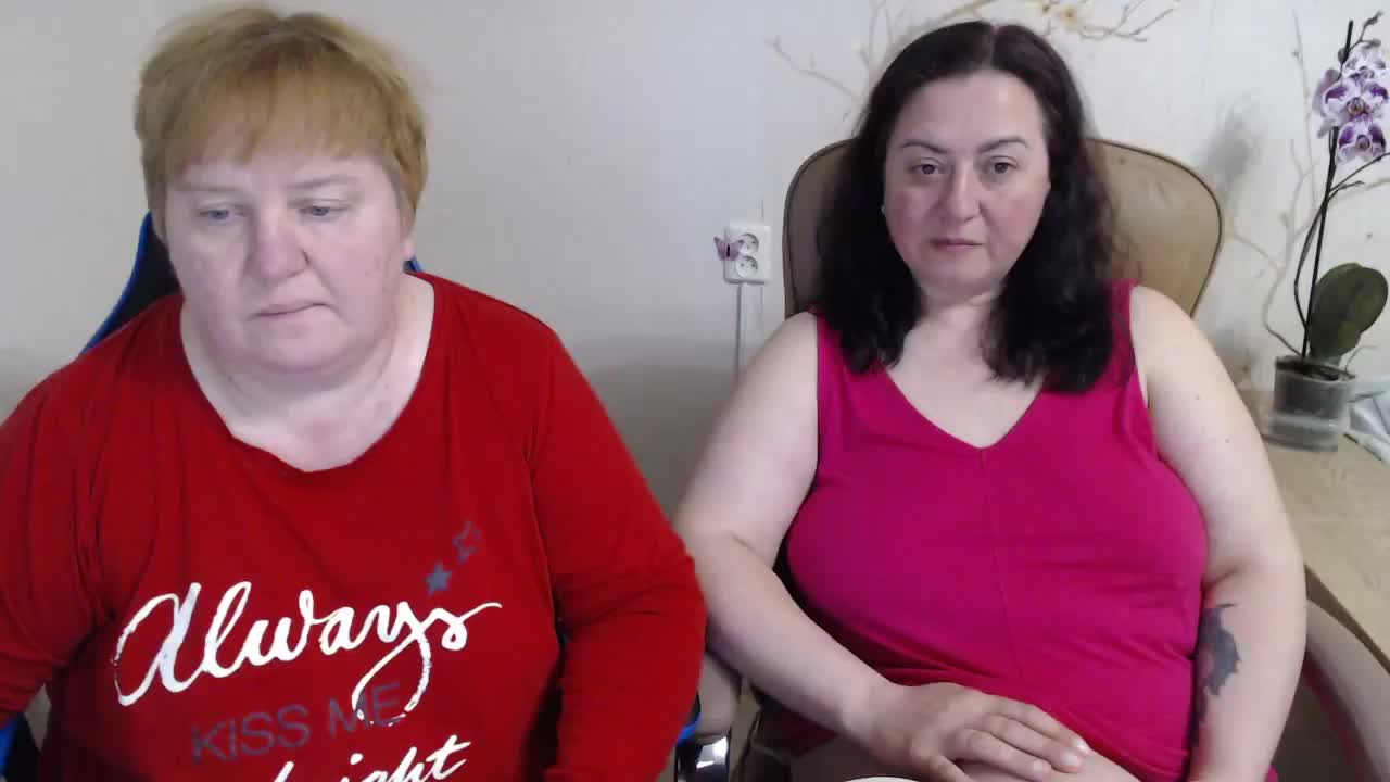 XMollyJaneEX Adult Chat April 17, 2026