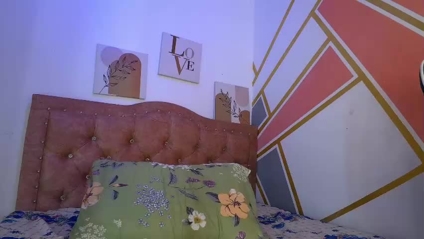 alexxa_cutie Adult Chat April 17, 2026