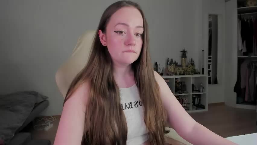 lil_happiness Adult Chat April 17, 2026