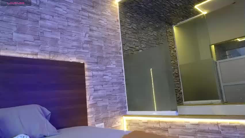 zenda_biancha Adult Chat April 17, 2026