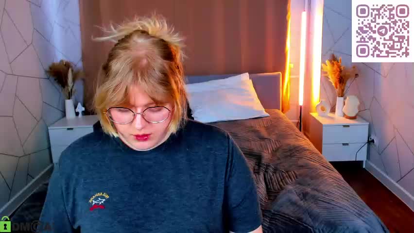 luna_c0ra Adult Chat April 17, 2026