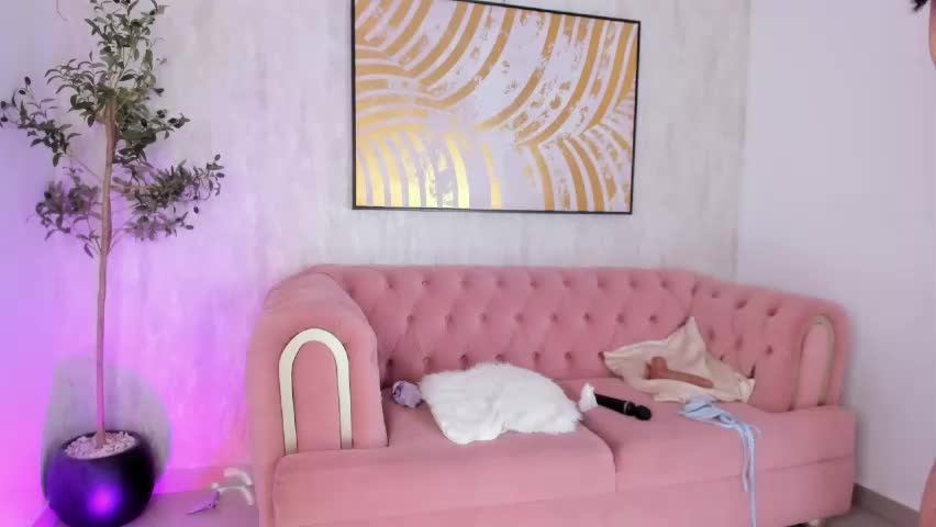 krissi_latore Adult Chat April 17, 2026