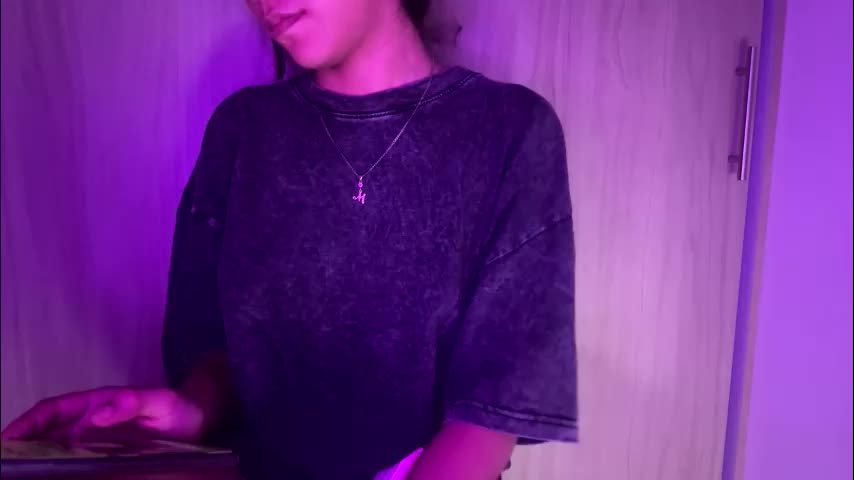 sweetsinnyx Adult Chat April 17, 2026