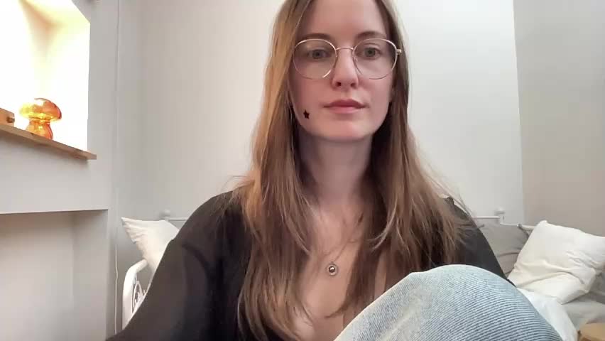 classyandgirly Adult Chat April 17, 2026