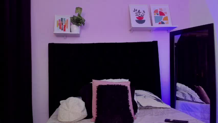 paulina_lopezz Adult Chat April 17, 2026