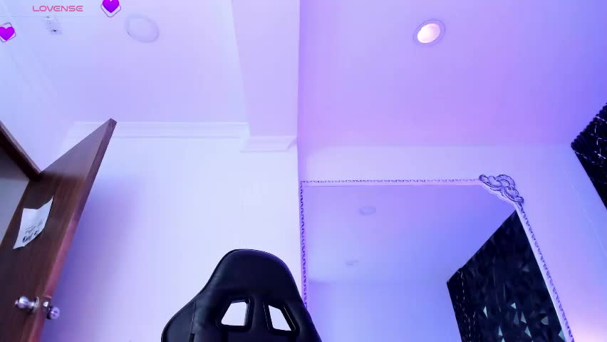 cristinerain Adult Chat April 17, 2026