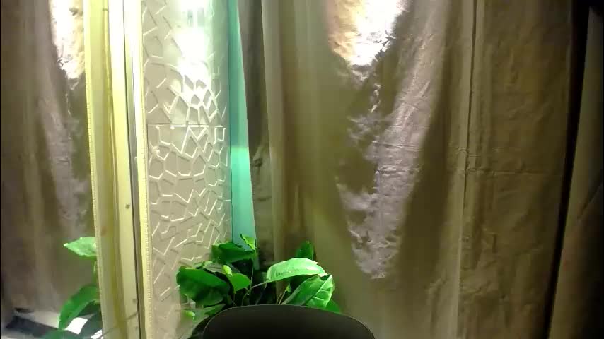 miss_rona_xoxo Adult Chat April 17, 2026