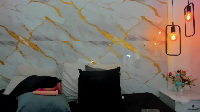 zoe_ross1 Adult Chat April 17, 2026