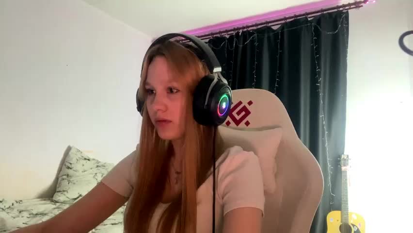 kayceefroehner Adult Chat April 17, 2026