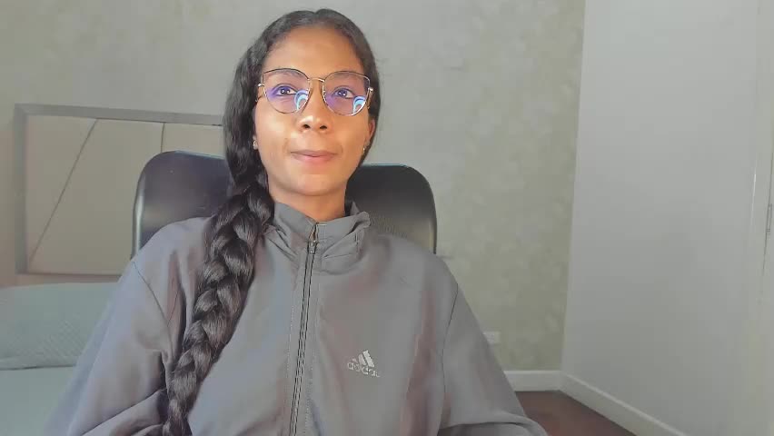 nicoll_ruiz_ Adult Chat April 17, 2026