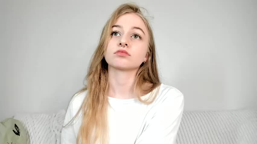 mia_meows Adult Chat April 17, 2026