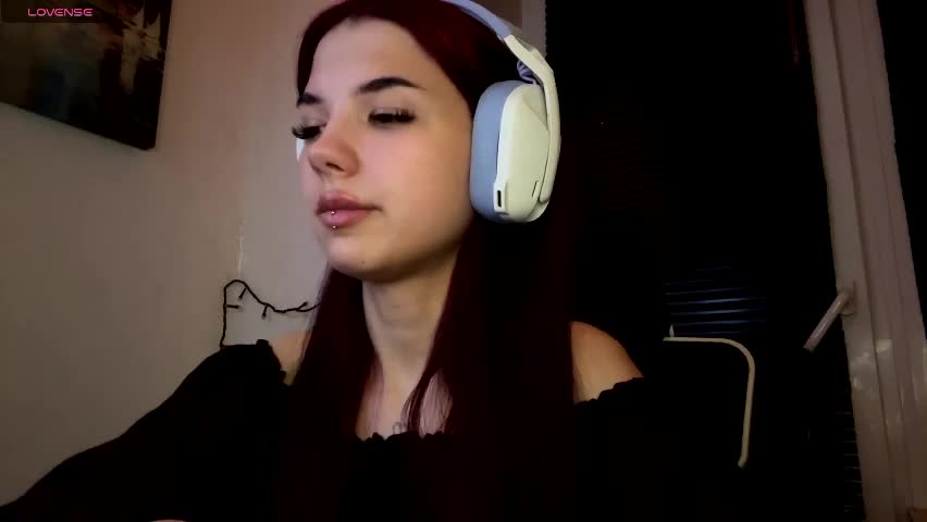 roxiepiurkowski Adult Chat April 17, 2026