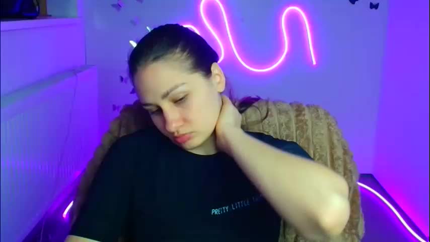 lora_kisses Adult Chat April 17, 2026