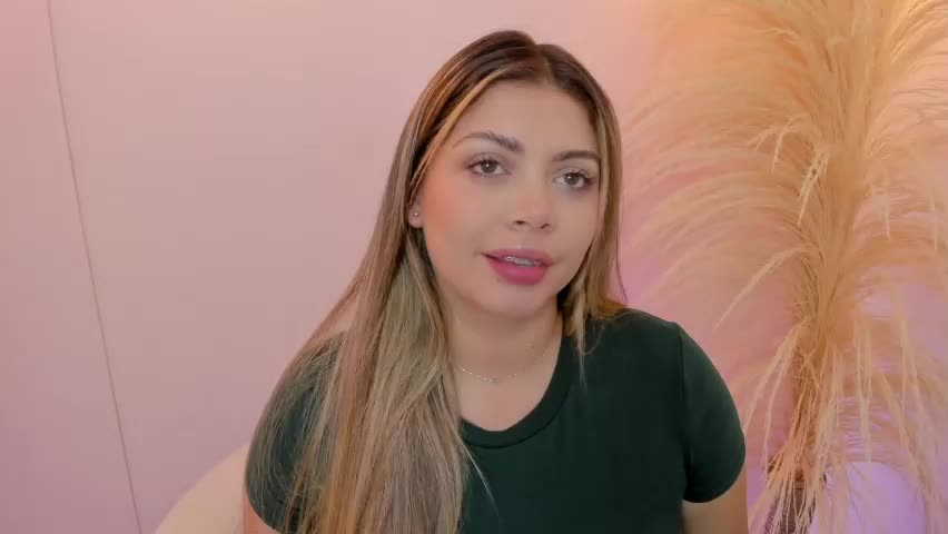 thaliafox_ Adult Chat April 17, 2026