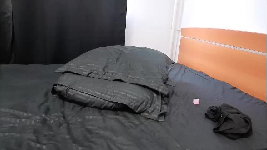 iam_scarllet Adult Chat April 17, 2026