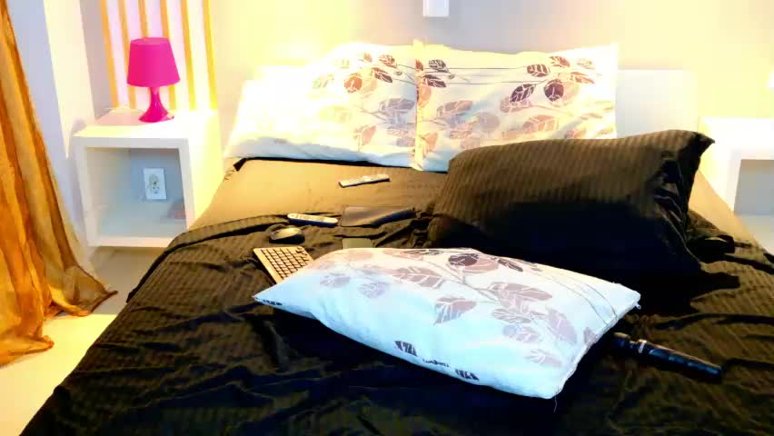 nicole___19 Adult Chat April 18, 2026