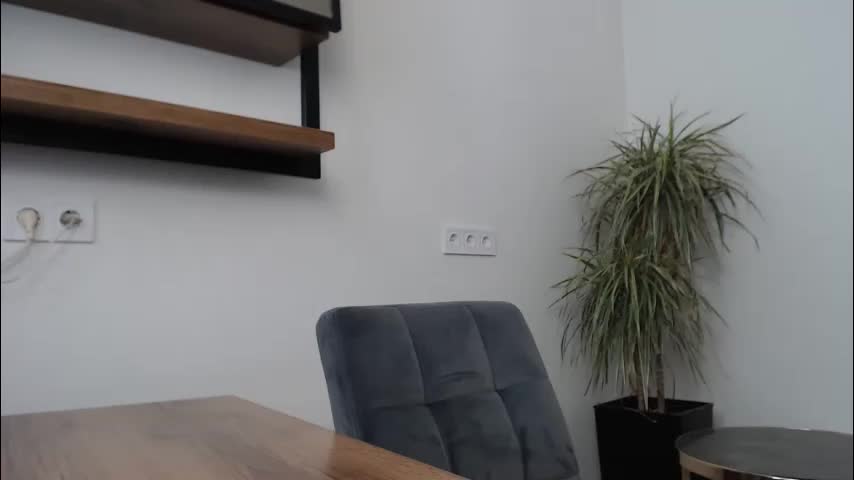 veronik_shy Adult Chat April 17, 2026