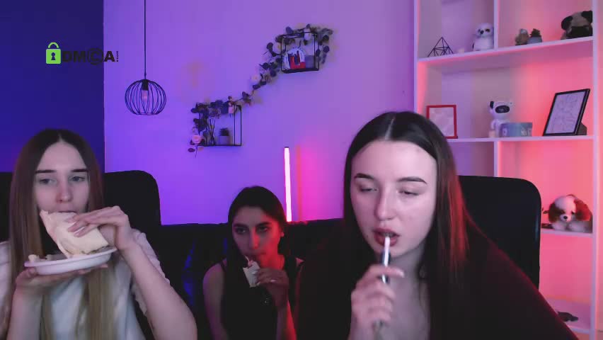 leslie_bird Adult Chat April 17, 2026