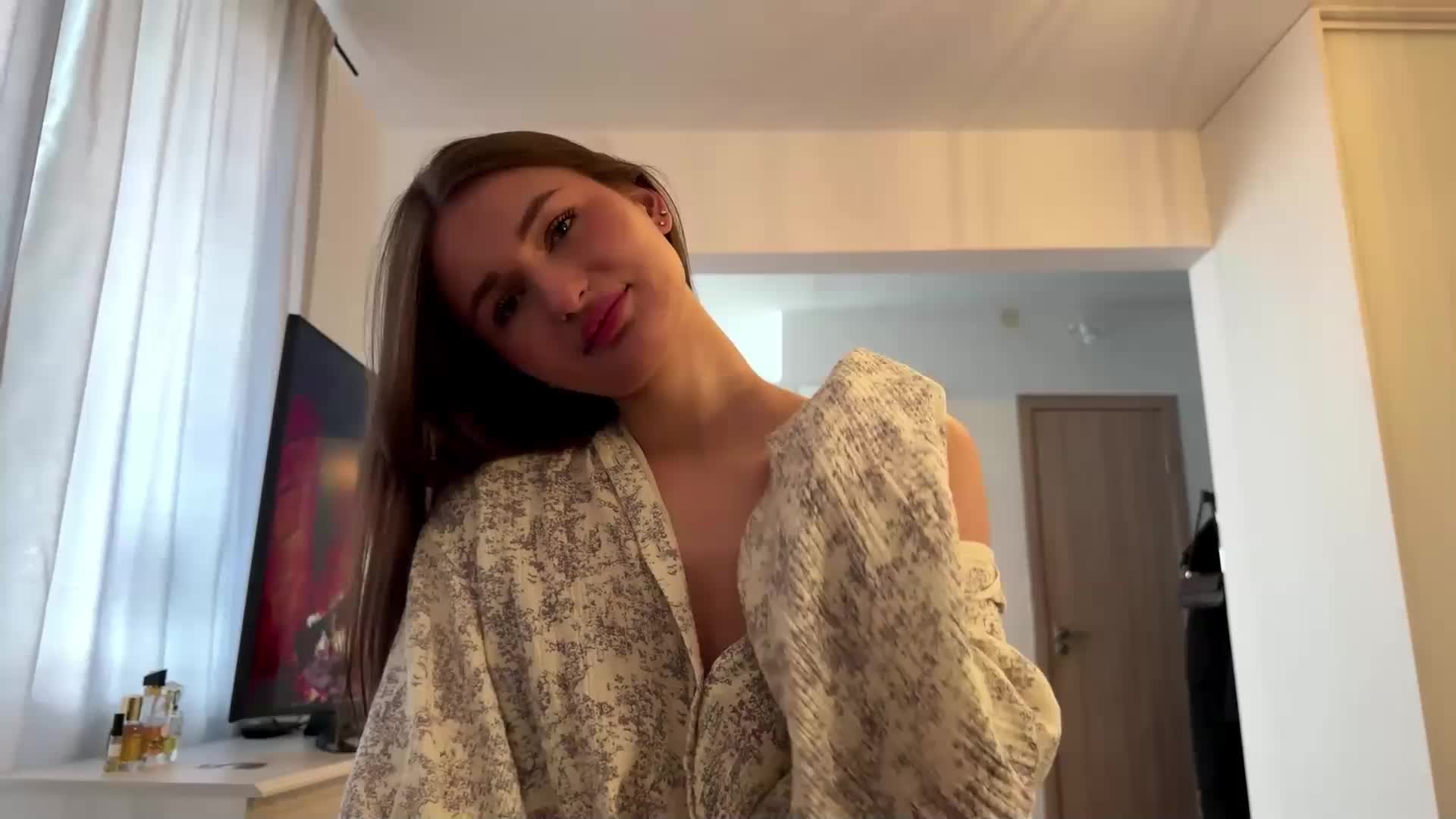 LauraMondella Adult Chat April 17, 2026