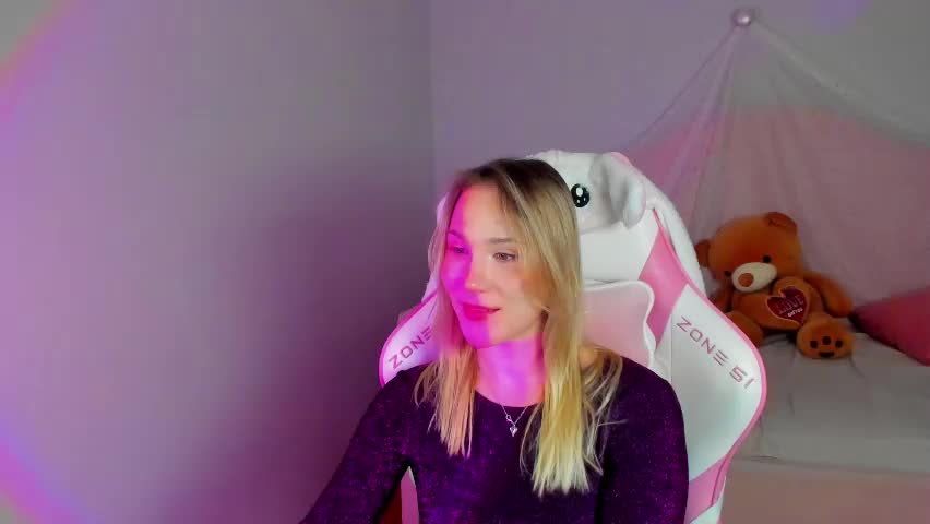 elaravoltage Adult Chat April 17, 2026