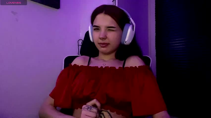 roxiepiurkowski Adult Chat April 17, 2026