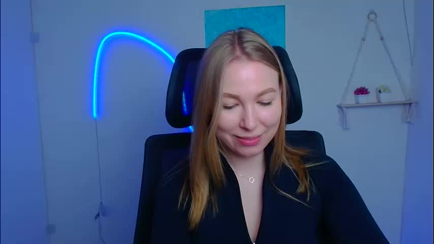 emilia_ilia Adult Chat April 17, 2026