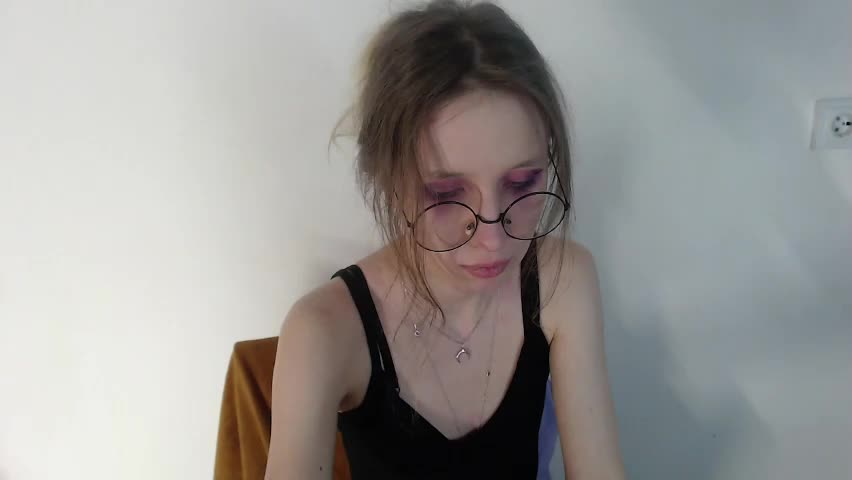 _hanna_moon_ Adult Chat April 17, 2026