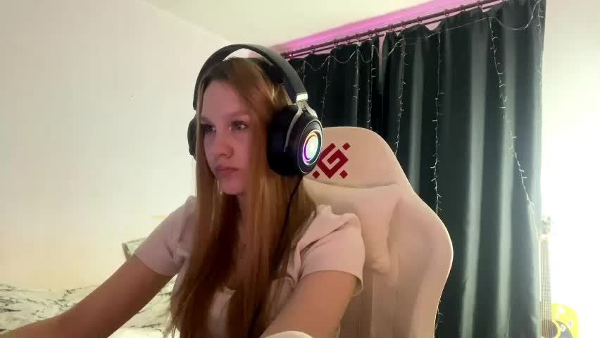 kayceefroehner Adult Chat April 17, 2026