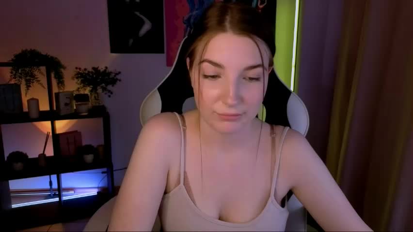 alicechanell Adult Chat April 17, 2026