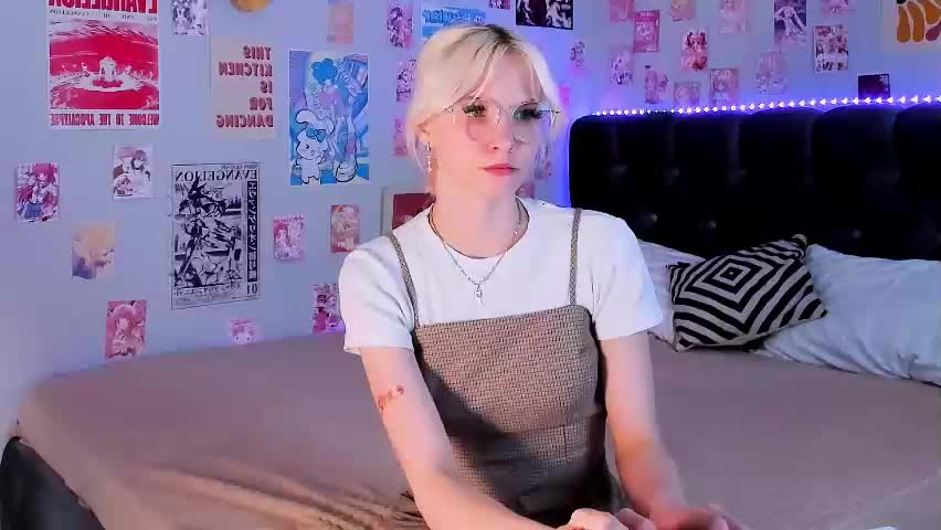 vanessaaustin Adult Chat April 17, 2026