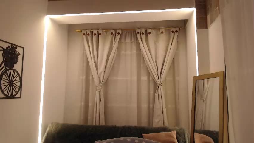 scarleet_miaa Adult Chat April 17, 2026