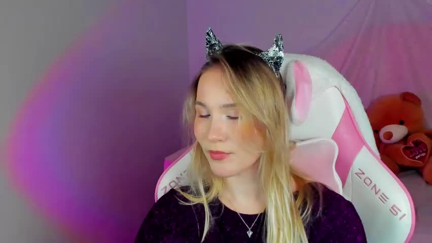 elaravoltage Adult Chat April 17, 2026
