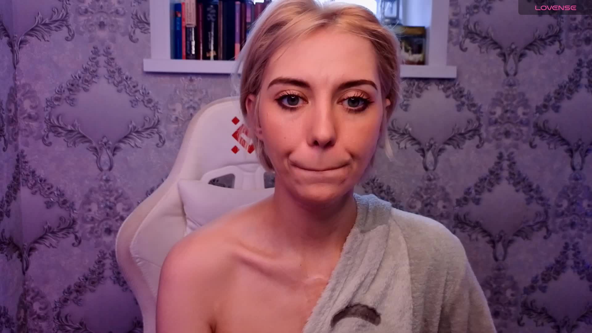 BlondIce Adult Chat April 17, 2026