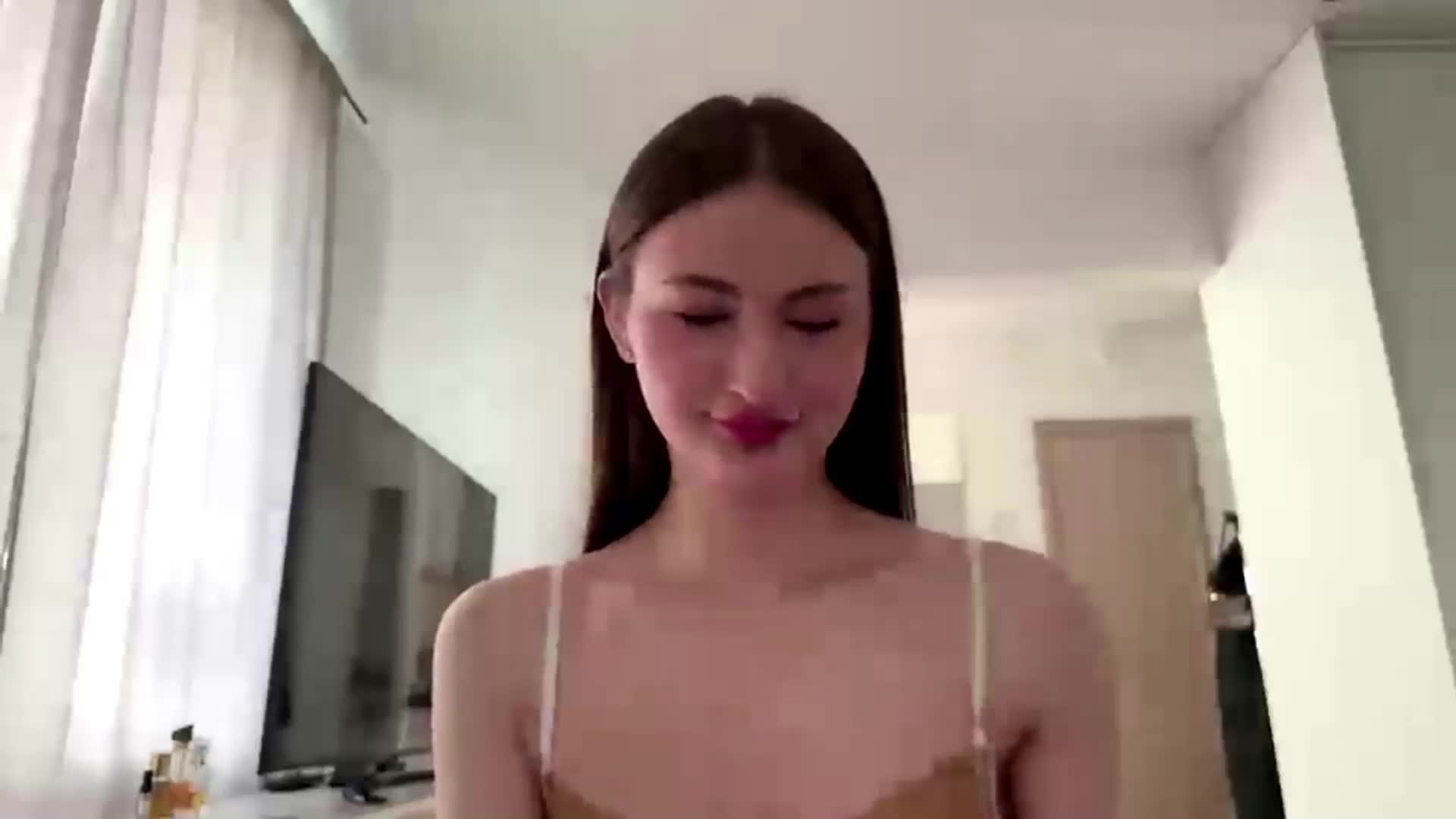 LauraMondella Adult Chat April 17, 2026