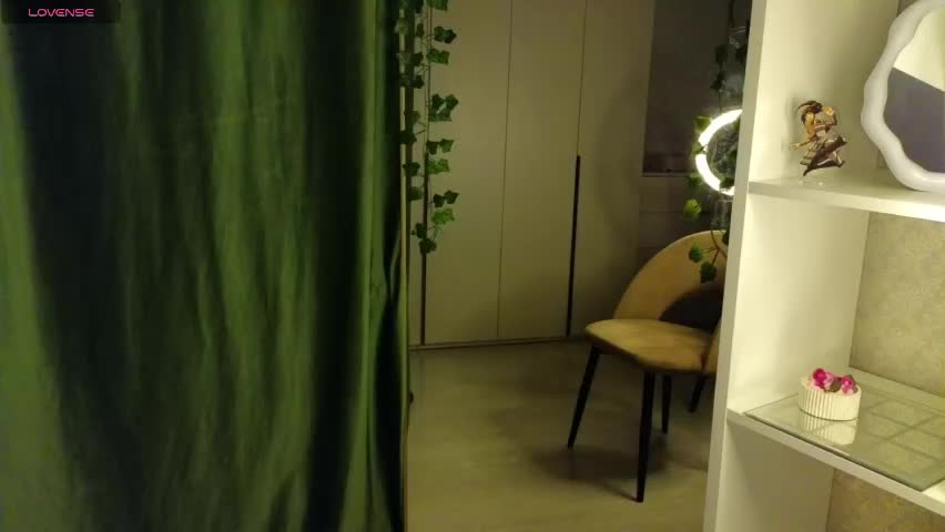 dark_honey_ Adult Chat April 18, 2026
