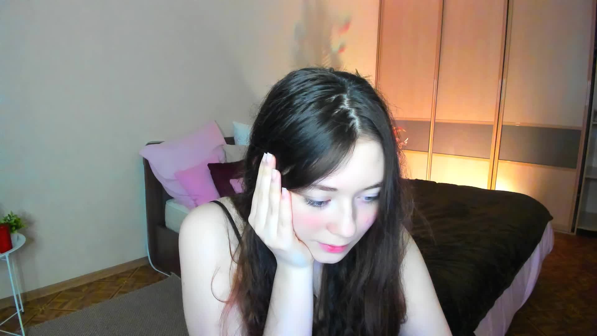 AlluringLookk Adult Chat April 18, 2026